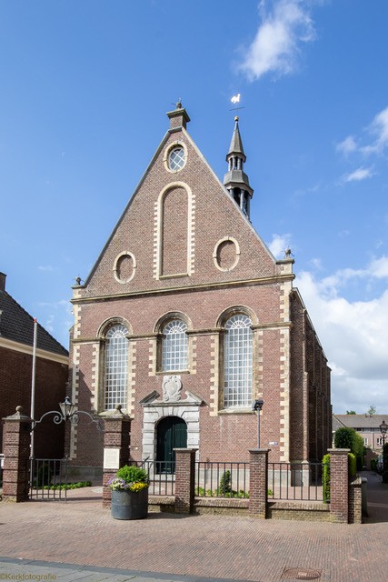 Voorzijde kerk